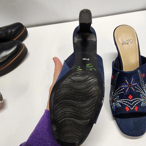 EUC IMPO fun embroidered Blue Slip on heeled mule 9.5 clean worn 1 - Picture 9 of 9